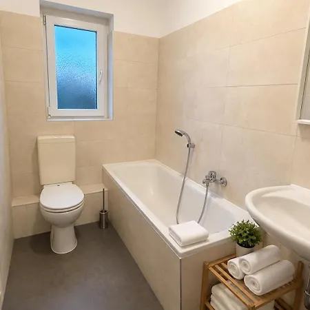 Zentrale In - Ideal Fuer 4 Personen Mit Boxspringbetten, Kueche, Balkon, Self Check-in Apartamento