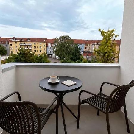 Zentrale In - Ideal Fuer 4 Personen Mit Boxspringbetten, Kueche, Balkon, Self Check-in Halberstadt